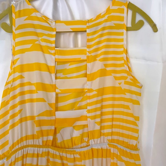 Soprano Yellow and White Summer Maxi Dress - Picture 3 of 5